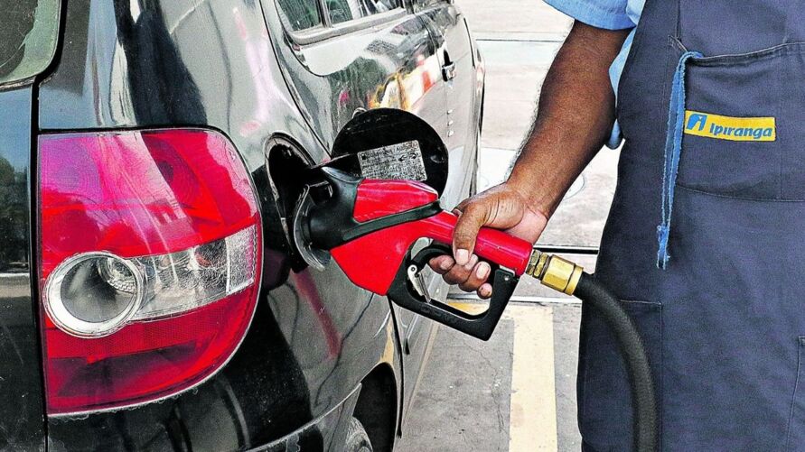 Projeto prevê teto de 17% na cobrança do ICMS para combustíveis e energia elétrica Jader amplia recebimento de recursos até para estados que não possuem dívidas com a União