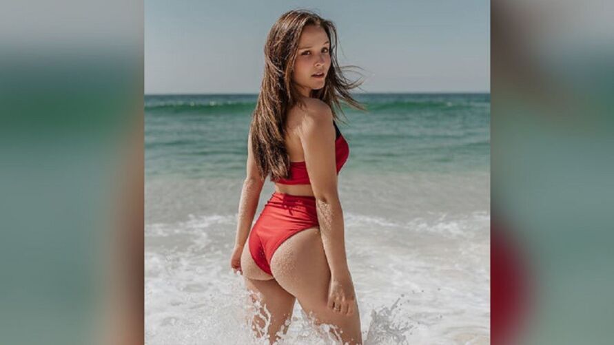 Larissa Manoela é uma das famosas solteiras no Dia dos Namorados deste ano.