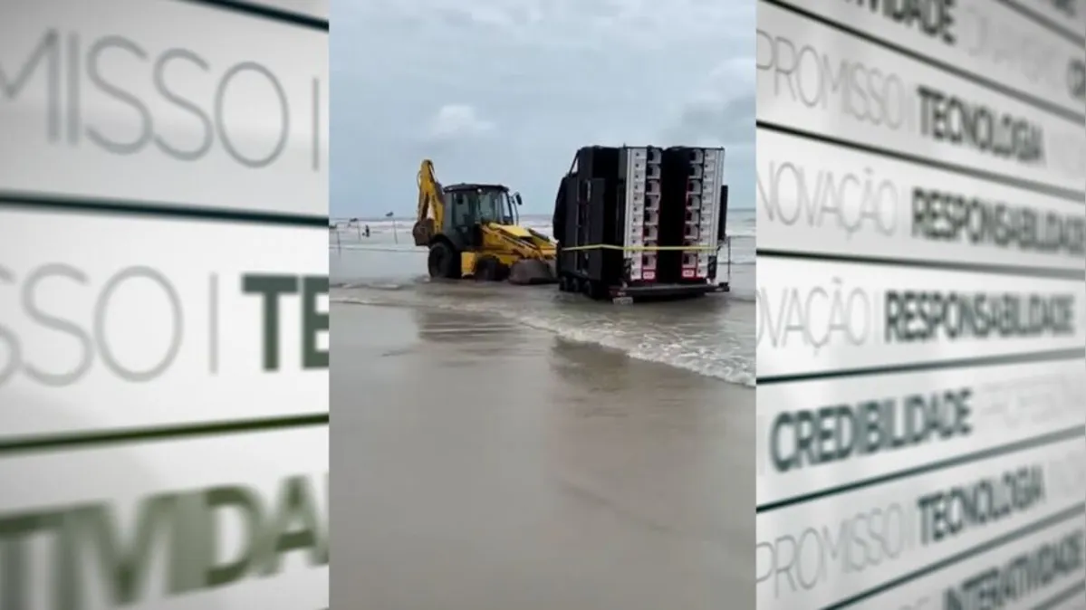 Imagem ilustrativa da notícia Vídeo: carros e até "paredão" atolam na praia de Salinas