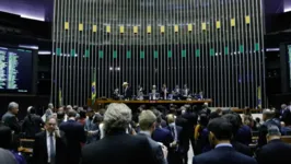 Deputados a favor e contrários ao governo se uniram para aprovar PEC