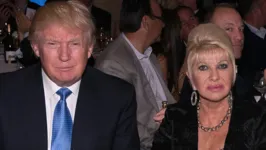 Imagem ilustrativa da notícia Morre primeira mulher de Donald Trump aos 73 anos