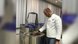 O chocolatier Fábio Sicilia curte o sucesso de sua marca Gaudens.