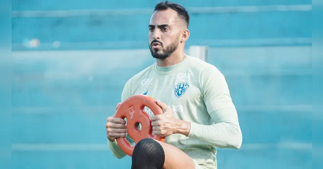 Imagem ilustrativa da notícia Recuperado, zagueiro retorna aos treinos do Paysandu