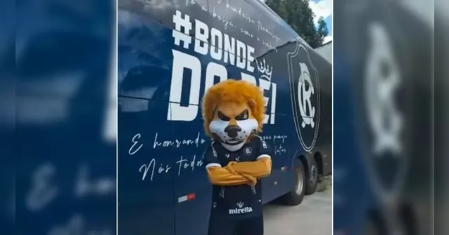 Imagem ilustrativa da notícia Novo ônibus do Clube do Remo chega em Belém. Veja o vídeo!