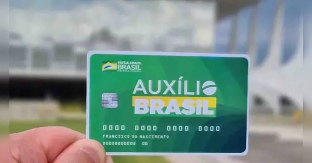 Imagem ilustrativa da notícia Novo cartão do Auxílio Brasil já começou a ser entregue