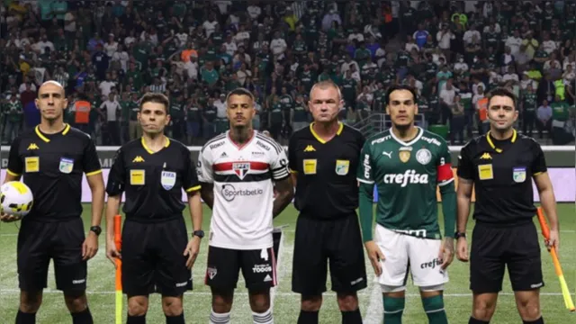 Imagem ilustrativa da notícia Palmeiras faz protesto contra arbitragem diante do São Paulo