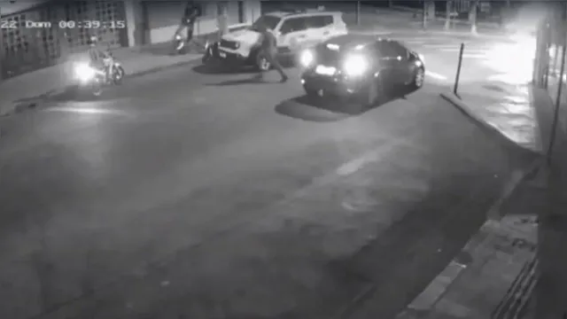 Imagem ilustrativa da notícia Vídeo: guardas municipais chutam cabeça de condutor em MG
