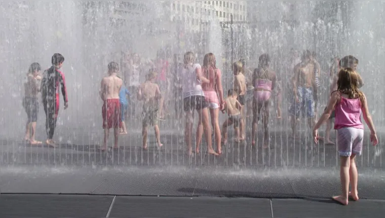 Imagem ilustrativa da notícia Reino Unido declara emergência por causa de onda de calor