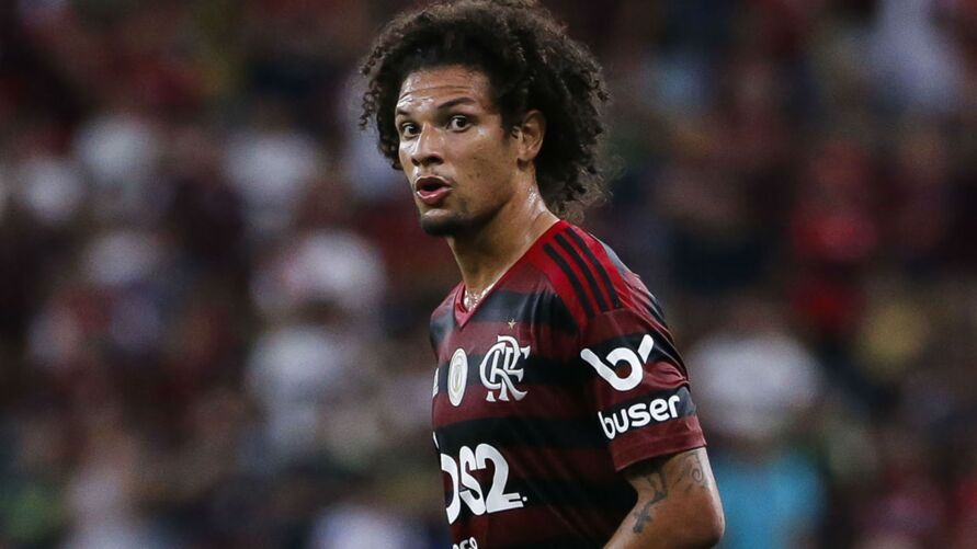 Volante deixa o Flamengo após dez títulos pelo clube