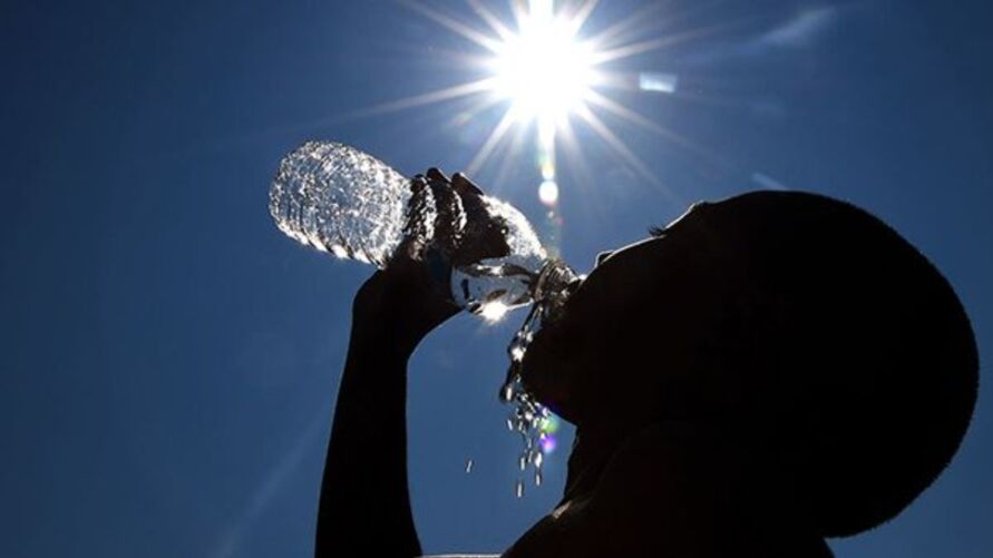 Se a opção contra o calor for pela água mineral, também os preços estão bem elevados este ano.