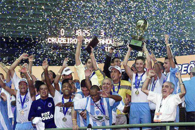 Paysandu, de Givanildo Oliveira, conquistou o título da Copa dos Campeões ao vencer o Cruzeiro em 2002