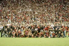 Torcida e jogadores festejam vaga do Vitória na segunda fase da Série C