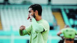 Patrick Brey durante treino para encarar o time piauiense