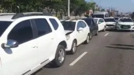Sete veículos se envolveram em engavetamento na manhã desta terça, em Belém