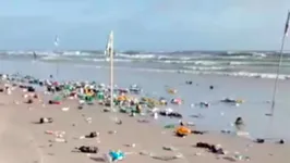 As praias de Salinópolis tomadas pela sujeira deixada por veranistas