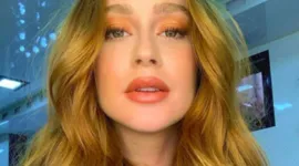 Imagem ilustrativa da notícia Marina Ruy Barbosa empina bumbum de lado com pepino 