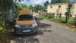 O funcionário e o veículo dos Correios foram abandonados no Conjunto Tapajós, no Tapanã.