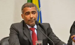 Em 2022, Romário declarou ter apenas R$ 684.228,11.. Bem diferente dos  R$ 5,5 milhões de 2018