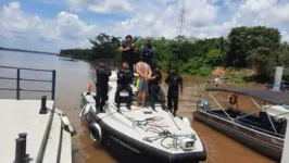 Policiais conduziram o pirara à base Fluvial Antônio Lemos.