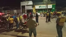 Mototaxista morreu após perder o controle da motocicleta e colidir contra árvore