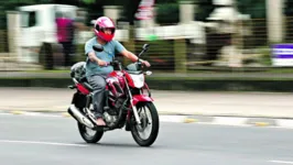 As motocicletas são consideradas mais baratas, embora menos potentes