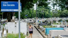 No cemitério São Jorge, na Marambaia, houve visitação antecipada de quem deseja fazer a homenagem do Dia dos Pais.