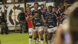 O Clube do Remo venceu o Ferroviário por 2 a 1, na noite desta segunda-feira (1º), no Estádio Baenão, em Belém, voltando para a zona de classificação.