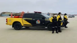 Agentes do Detran estão atuando nas praias de Salinas.