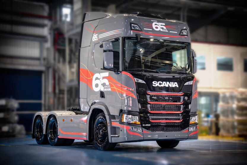 Imagem ilustrativa da notícia: Scania lançou edição comemorativa de 65 anos