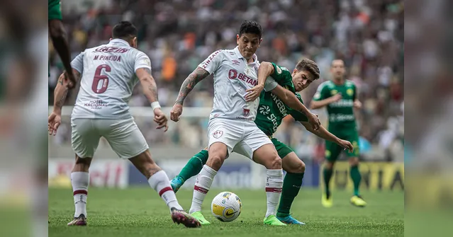 Imagem ilustrativa da notícia Com gol de Cano, Fluminense vence e sobe para terceiro