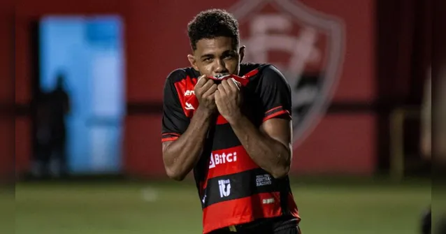 Imagem ilustrativa da notícia Herói da classificação do Vitória está liberado para 2ª fase