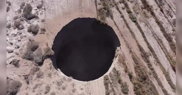 Imagem ilustrativa da notícia Buraco gigante surge no Chile e preocupa autoridades locais