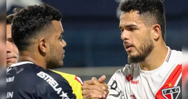 Imagem ilustrativa da notícia Vídeo! Zagueiro reverencia torcida do Remo após derrota