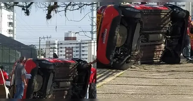 Imagem ilustrativa da notícia SC: aluna capota carro ao fazer baliza em prova do Detran