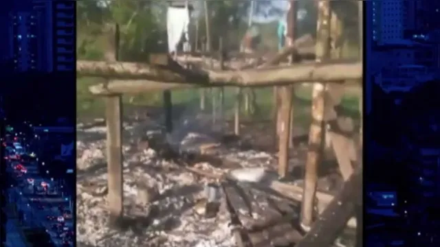 Imagem ilustrativa da notícia Homens tocam fogo em residências e matam cachorro no Marajó