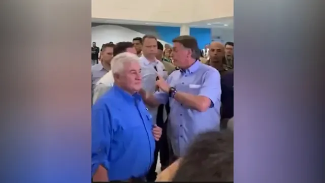 Imagem ilustrativa da notícia Bolsonaro se irrita em entrevista e grita com própria equipe