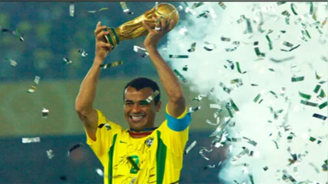 Imagem ilustrativa da notícia Cafu crava clássico na final da Copa do Mundo. Veja quem