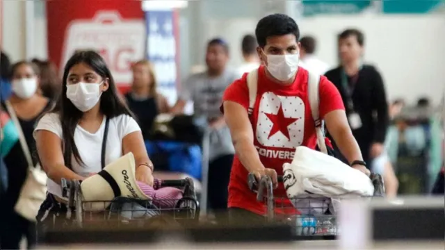 Imagem ilustrativa da notícia Uso de máscaras em avião e aeroportos não será mais obrigado