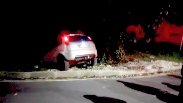 Imagem ilustrativa da notícia Vídeo: homem tem carro crivado de bala em Ananindeua