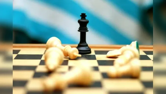 Imagem ilustrativa da notícia Vídeo: robô quebra dedo de menino durante partida de xadrez