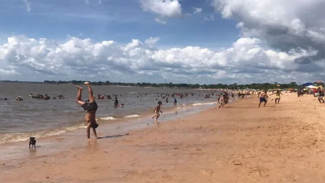 Imagem ilustrativa da notícia Vídeo: veranistas aproveitam sábado de sol em Mosqueiro