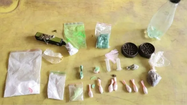 Imagem ilustrativa da notícia Polícia apreende drogas, som e fecha estabelecimento 