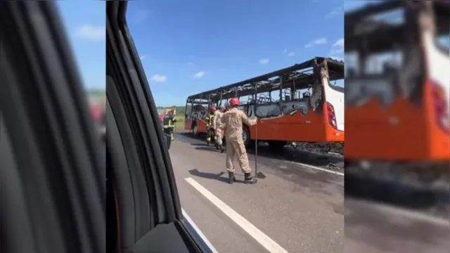 Imagem ilustrativa da notícia Volta para Belém: ônibus pega fogo e deixa a BR-316 lenta