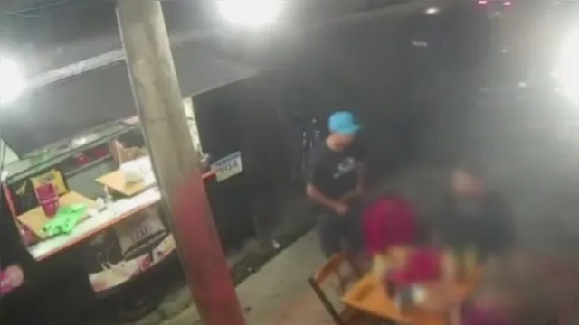 Imagem ilustrativa da notícia Vídeo: pastelaria é alvo de assaltantes em Belém 