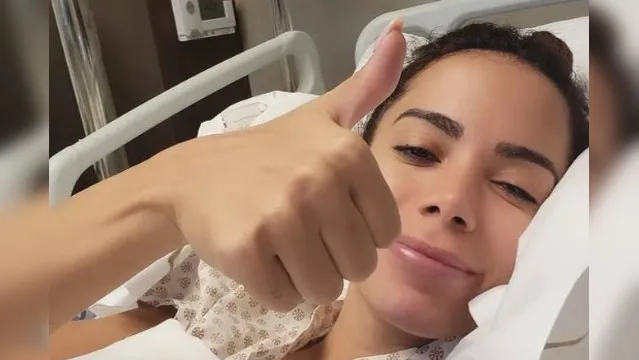 Imagem ilustrativa da notícia "O pós-operatório é insuportável", diz Anitta após cirurgia