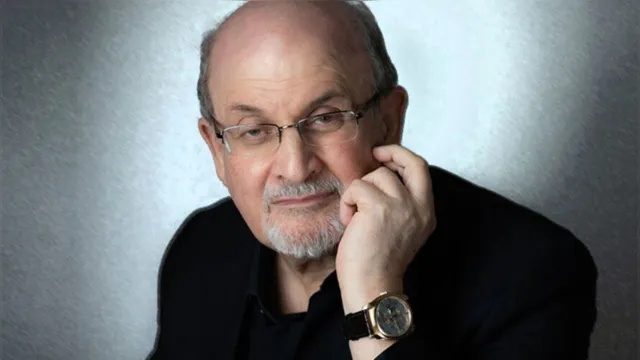 Imagem ilustrativa da notícia Escritor Salman Rushdie é esfaqueado e passa por cirurgia