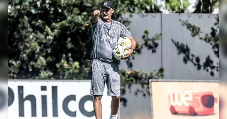 Imagem ilustrativa da notícia Estreia de Lisca no Santos-SP é ameaçada por ex-clube