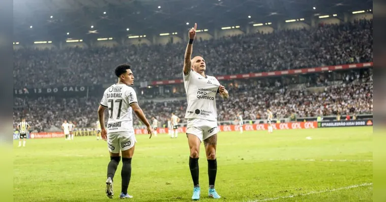 Imagem ilustrativa da notícia Corinthians vence Atlético-MG e segue na cola do Palmeiras