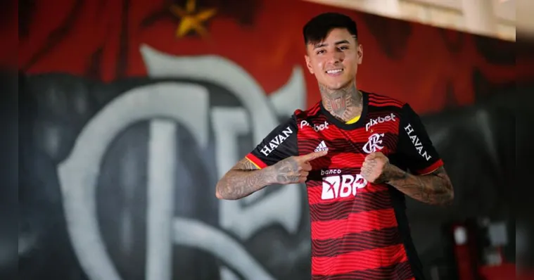 Imagem ilustrativa da notícia Vídeo! Chileno Pulgar é apresentado no Flamengo