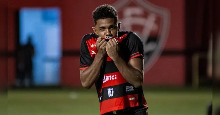 Imagem ilustrativa da notícia Herói da classificação do Vitória está liberado para 2ª fase